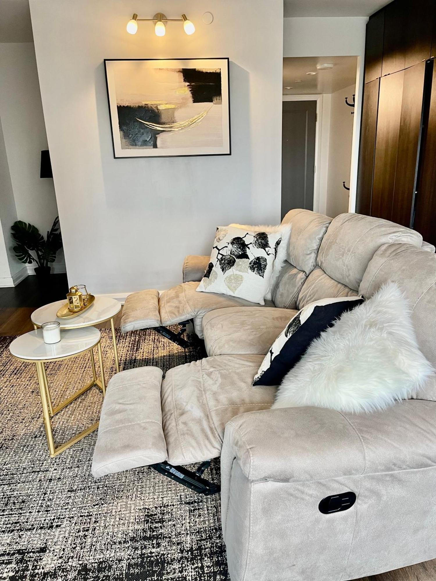 Luxury 2-Bedroom Apartment In Yorkville With The Best City View In Downtown Toronto Esterno foto